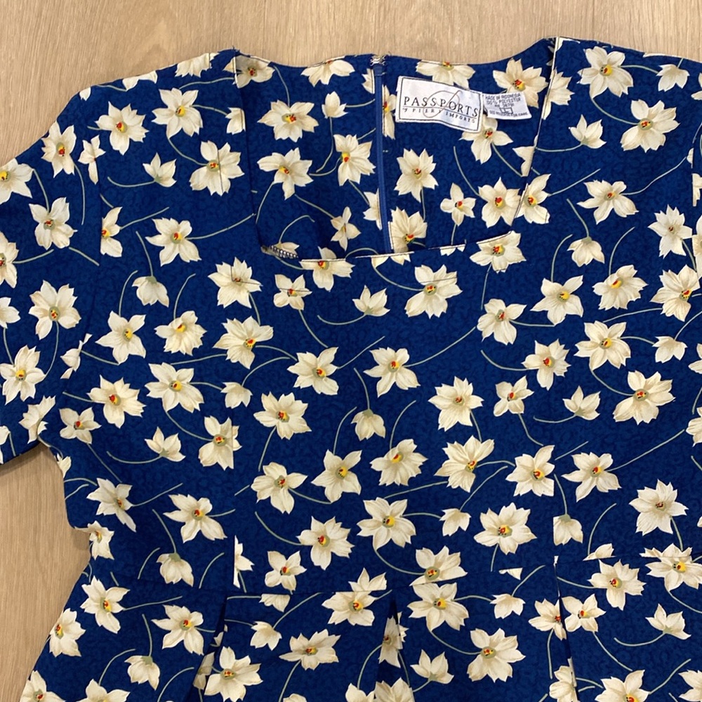 90s Vintage Passports of Pier 1 Imports Blue Casual Dress White Flowers Size L - Picture 2 of 5